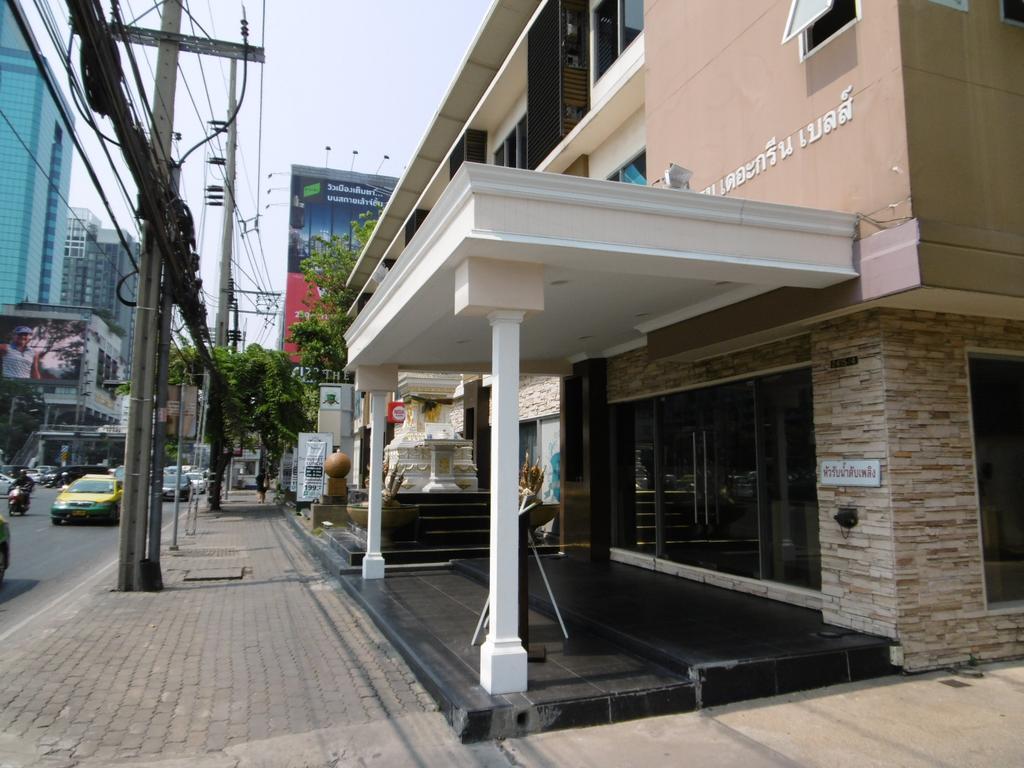 The Green Bells Bangkok Luaran gambar