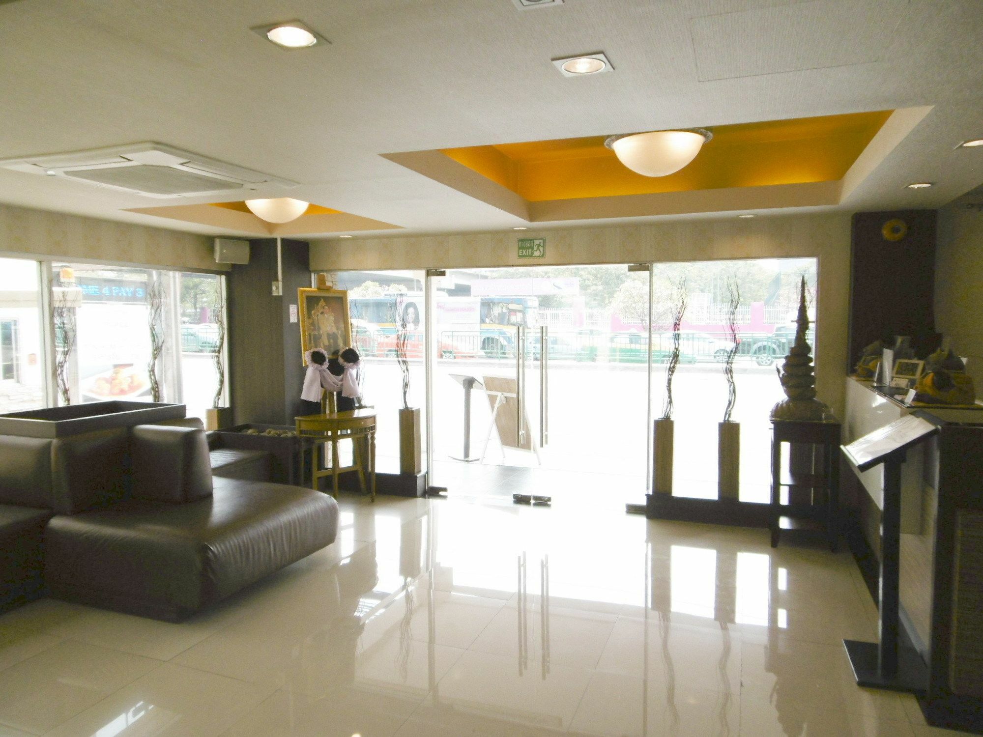 The Green Bells Bangkok Luaran gambar